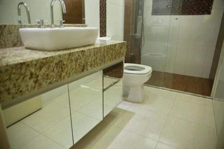 Casa à venda com 167m², 2 quartos e 4 vagas