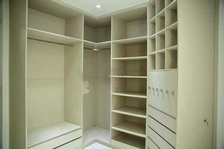 Casa à venda com 167m², 2 quartos e 4 vagas