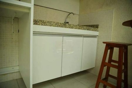 Casa à venda com 167m², 2 quartos e 4 vagas