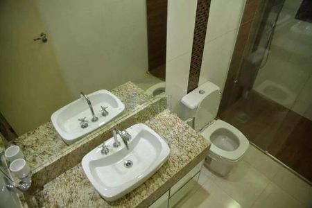 Casa à venda com 167m², 2 quartos e 4 vagas