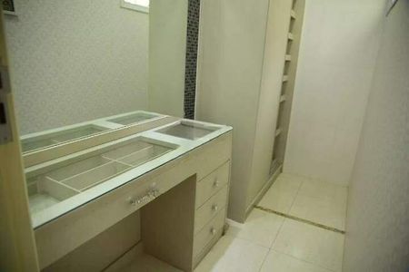 Casa à venda com 167m², 2 quartos e 4 vagas