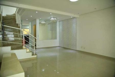 Casa à venda com 167m², 2 quartos e 4 vagas