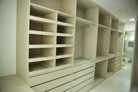 Casa à venda com 167m², 2 quartos e 4 vagas