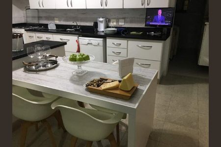 Apartamento à venda com 203m², 3 quartos e 4 vagas