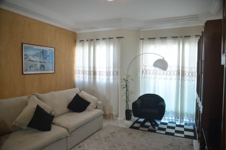 Casa à venda com 181m², 3 quartos e 4 vagasSala