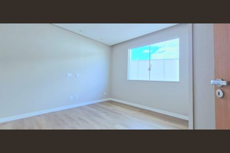 Casa à venda com 450m², 4 quartos e 4 vagas Casa à venda com 450m², 4 quartos e 4 vagasQuarto 2