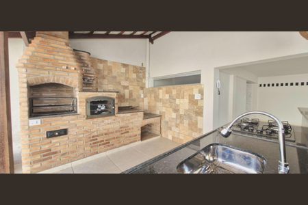 Casa à venda com 450m², 4 quartos e 4 vagas Casa à venda com 450m², 4 quartos e 4 vagasÁrea comum