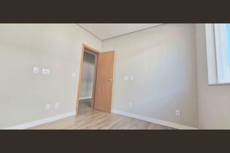 Casa à venda com 450m², 4 quartos e 4 vagas Casa à venda com 450m², 4 quartos e 4 vagasQuarto 1