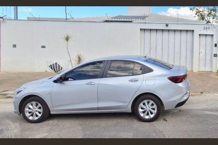 Casa à venda com 450m², 4 quartos e 4 vagas Casa à venda com 450m², 4 quartos e 4 vagasFachada