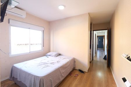 Casa à venda com 220m², 3 quartos e 2 vagasSuíte 2