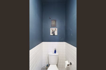 Casa à venda com 220m², 3 quartos e 2 vagasBanheiro de serviço