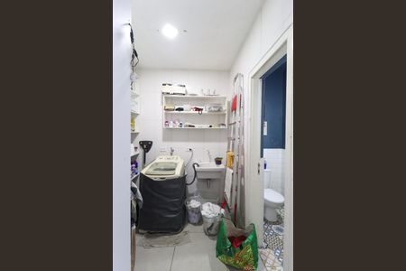 Casa à venda com 220m², 3 quartos e 2 vagasÁrea de serviço