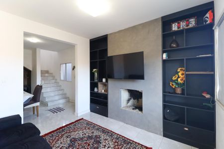 Casa à venda com 220m², 3 quartos e 2 vagasSala