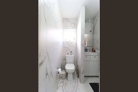 Casa à venda com 220m², 3 quartos e 2 vagasBanheiro Suíte 2