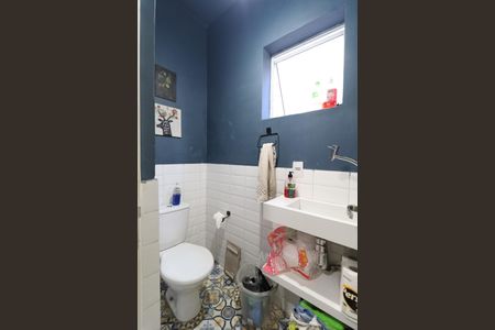 Casa à venda com 220m², 3 quartos e 2 vagasBanheiro de serviço