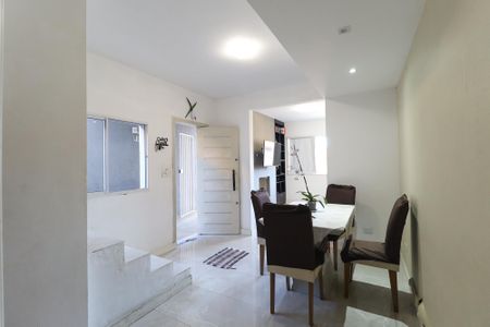 Casa à venda com 220m², 3 quartos e 2 vagasSala