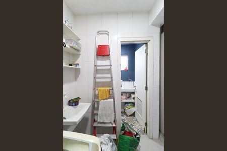 Casa à venda com 220m², 3 quartos e 2 vagasÁrea de serviço