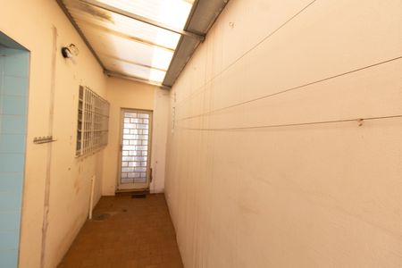 Casa à venda com 170m², 3 quartos e 4 vagasCorredor Externo