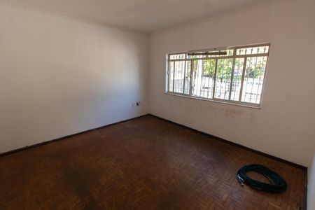 Casa à venda com 170m², 3 quartos e 4 vagasSala