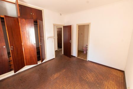 Casa à venda com 170m², 3 quartos e 4 vagasSuíte