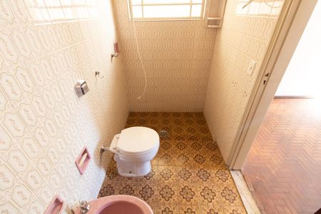 Casa à venda com 170m², 3 quartos e 4 vagasBanheiro da Suíte