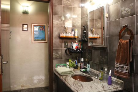 Casa à venda com 179m², 2 quartos e 2 vagasBanheiro