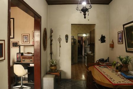 Casa à venda com 179m², 2 quartos e 2 vagasSala