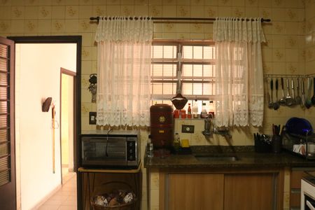 Casa à venda com 179m², 2 quartos e 2 vagasCozinha