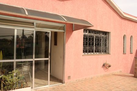 Casa à venda com 179m², 2 quartos e 2 vagasTerraço