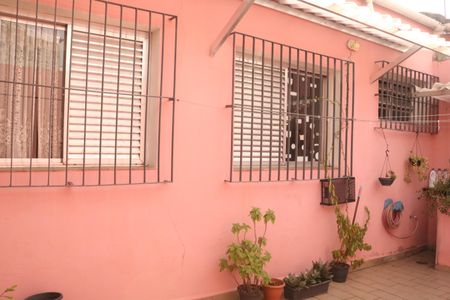 Casa à venda com 179m², 2 quartos e 2 vagasQuintal