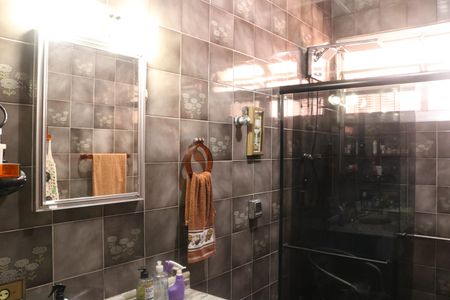 Casa à venda com 179m², 2 quartos e 2 vagasBanheiro