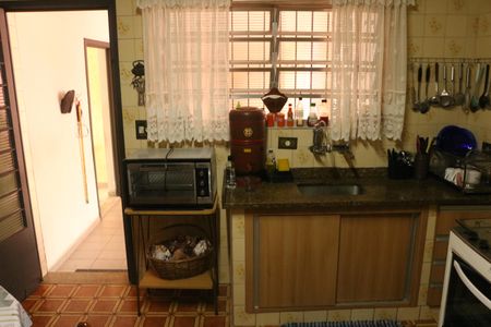 Casa à venda com 179m², 2 quartos e 2 vagasCozinha