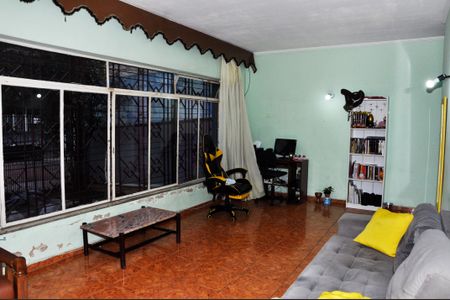 Casa à venda com 120m², 3 quartos e 3 vagas Casa à venda com 120m², 3 quartos e 3 vagasSala