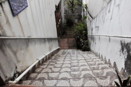 Casa à venda com 120m², 3 quartos e 3 vagas Casa à venda com 120m², 3 quartos e 3 vagasEscada - Área de Serviço