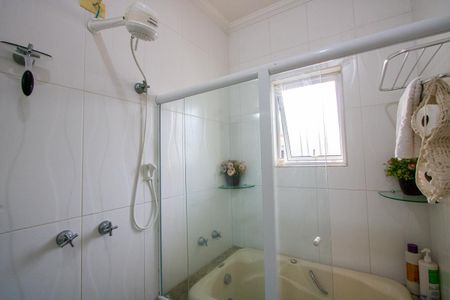 Casa à venda com 400m², 4 quartos e 6 vagasBanheiro Suíte 1