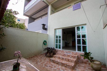 Casa à venda com 400m², 4 quartos e 6 vagasQuintal/Espaço gourmet