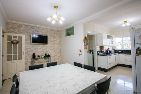 Casa à venda com 400m², 4 quartos e 6 vagasCozinha