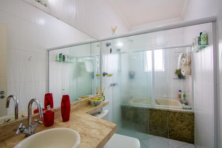 Casa à venda com 400m², 4 quartos e 6 vagasBanheiro Suíte 1