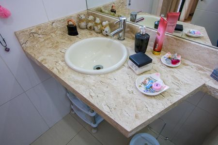 Casa à venda com 400m², 4 quartos e 6 vagasBanheiro Suíte 2