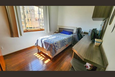 Casa à venda com 250m², 4 quartos e 6 vagas Casa à venda com 250m², 4 quartos e 6 vagasSuite 2