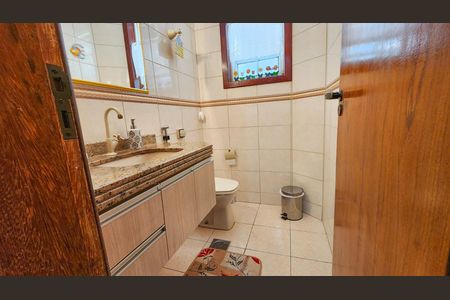 Casa à venda com 250m², 4 quartos e 6 vagas Casa à venda com 250m², 4 quartos e 6 vagasBanheiro/Suite 1