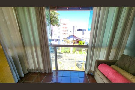 Casa à venda com 250m², 4 quartos e 6 vagas Casa à venda com 250m², 4 quartos e 6 vagasSuite 2