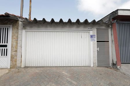 Casa à venda com 175m², 5 quartos e 2 vagas Casa à venda com 175m², 5 quartos e 2 vagasFachada