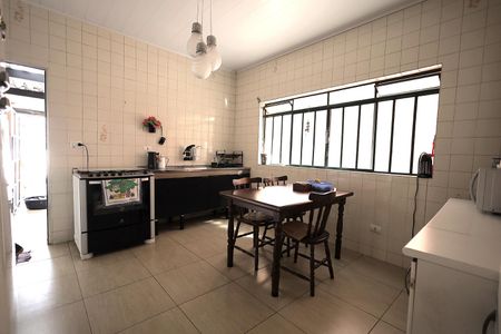 Casa à venda com 175m², 5 quartos e 2 vagas Casa à venda com 175m², 5 quartos e 2 vagasCozinha