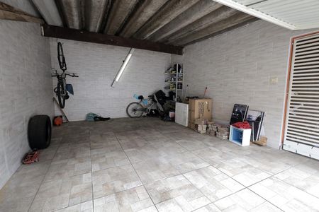 Casa à venda com 175m², 5 quartos e 2 vagas Casa à venda com 175m², 5 quartos e 2 vagasGaragem