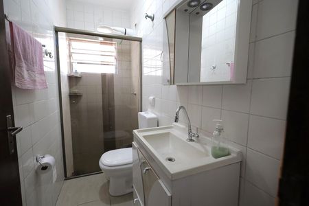 Casa à venda com 175m², 5 quartos e 2 vagas Casa à venda com 175m², 5 quartos e 2 vagasBanheiro 2