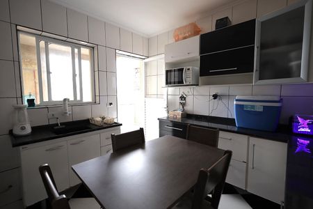 Casa à venda com 175m², 5 quartos e 2 vagas Casa à venda com 175m², 5 quartos e 2 vagasCozinha 2