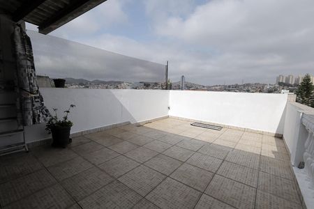 Casa à venda com 175m², 5 quartos e 2 vagas Casa à venda com 175m², 5 quartos e 2 vagasQuintal