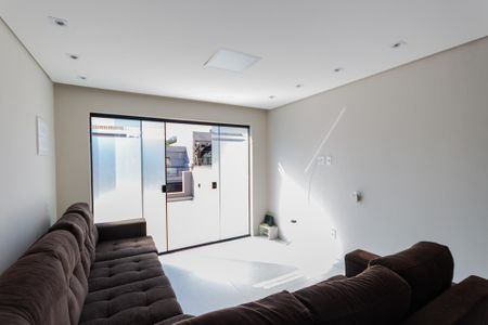 Casa à venda com 127m², 2 quartos e 3 vagasSala