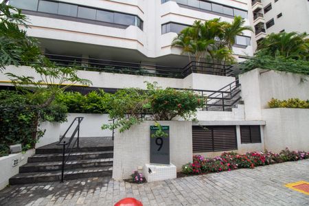 Apartamento à venda com 190m², 3 quartos e 3 vagasFachada